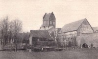 /album/strassen-und-platze/amtshof-mit-stadtmauer-und-kleiner-tollense-blick-zum-tor-vor-1928-web-jpg/
